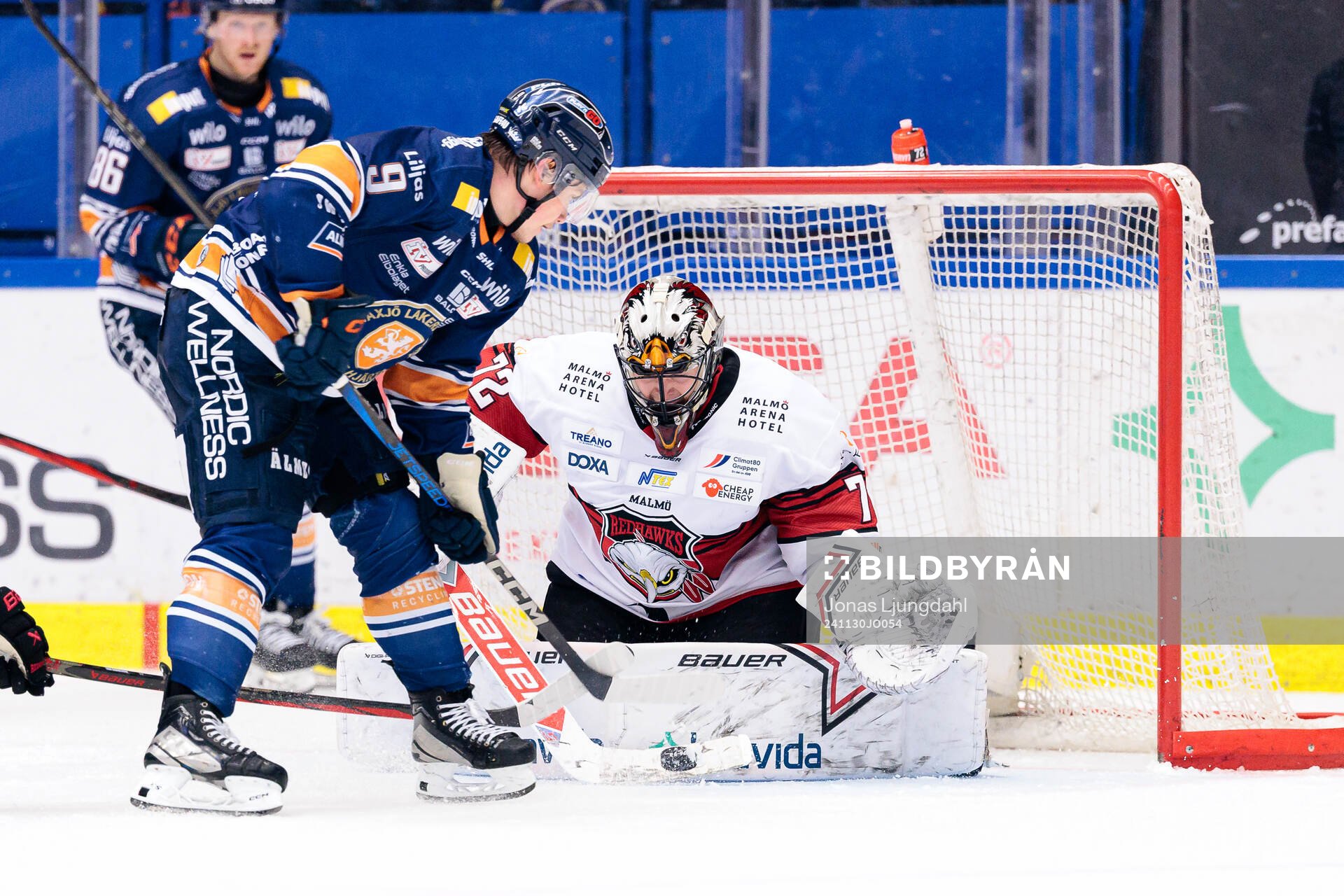 Växjös Victor Stjernborg och Malmö Redhawks målvakt