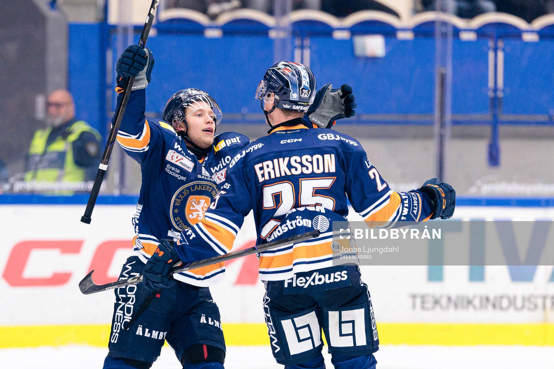 Växjös Karl Henriksson och Filip Eriksson jublar