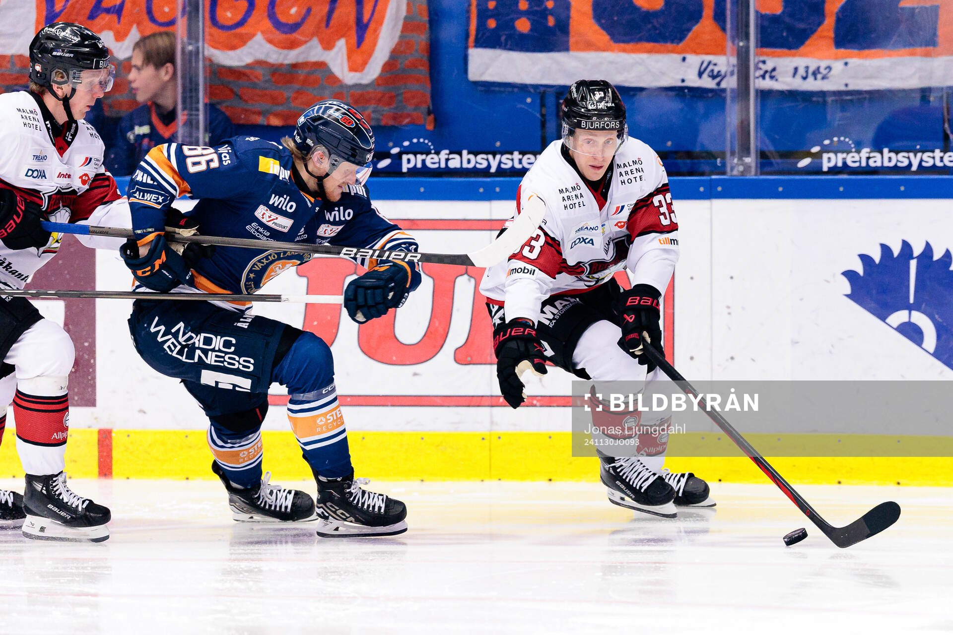 Växjös Joachim Blichfeld och Malmö Redhawks Lassi Thomson