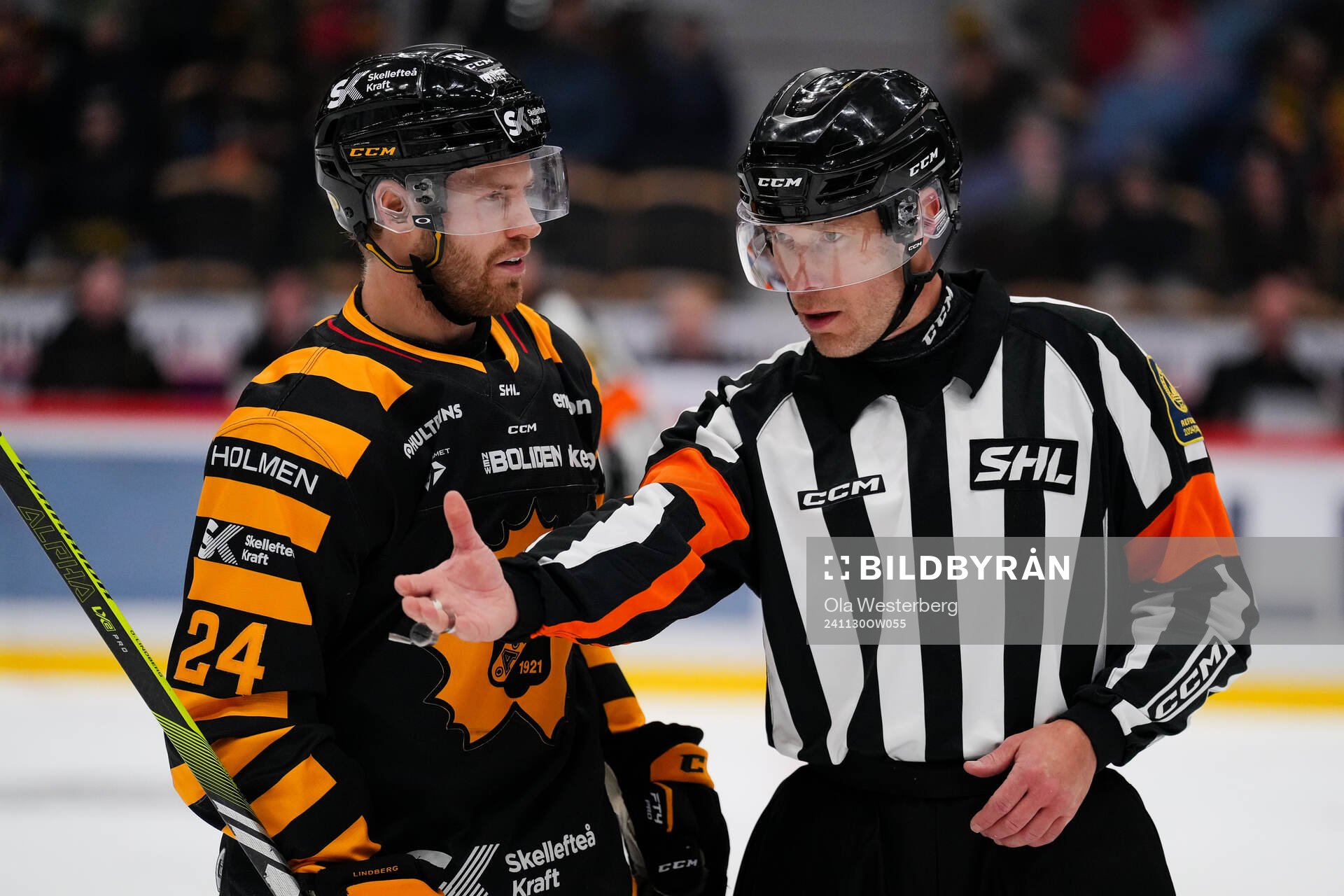 Skellefteås Oscar Lindberg och Domare Tobias Björk