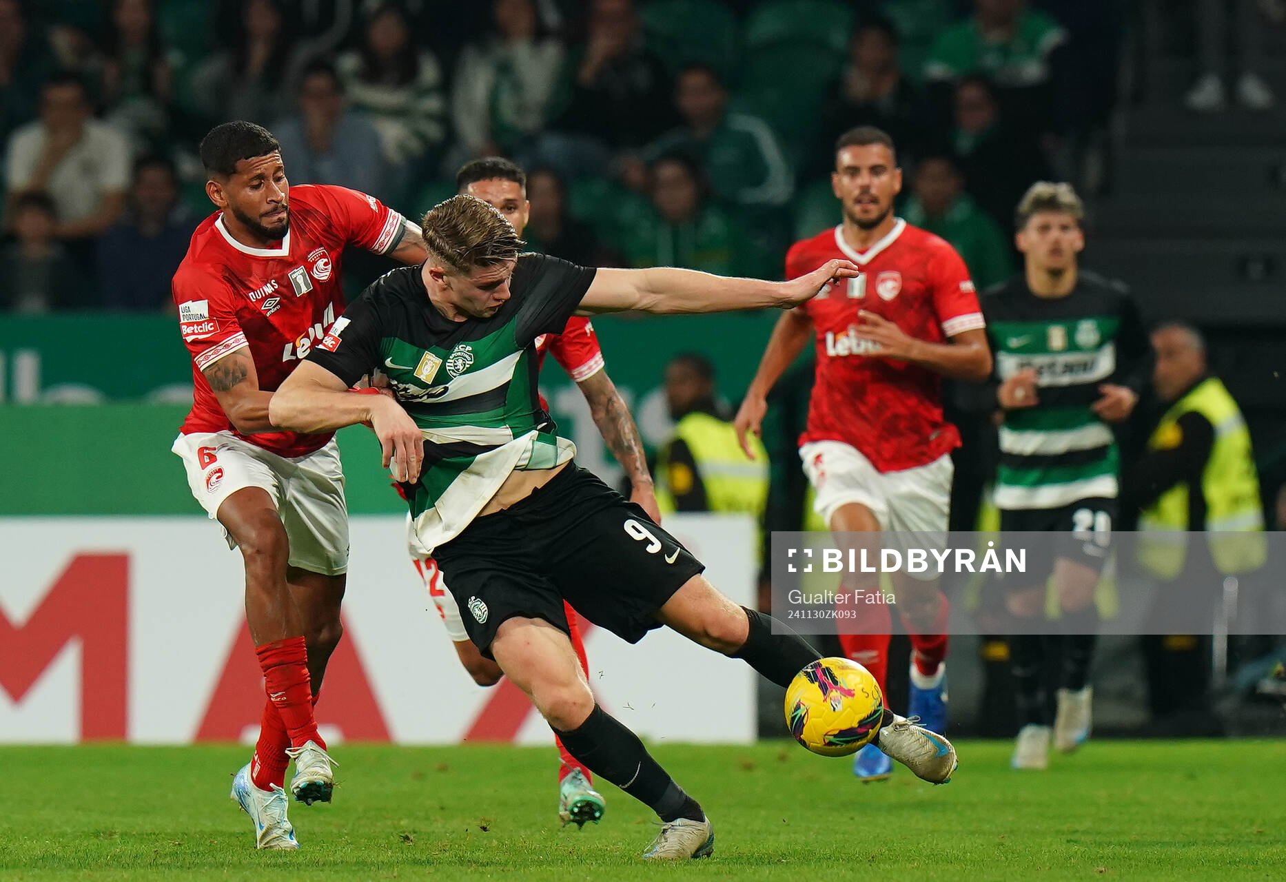 Viktor Gyokeres of Sporting CP with Adriano Firmino of CD