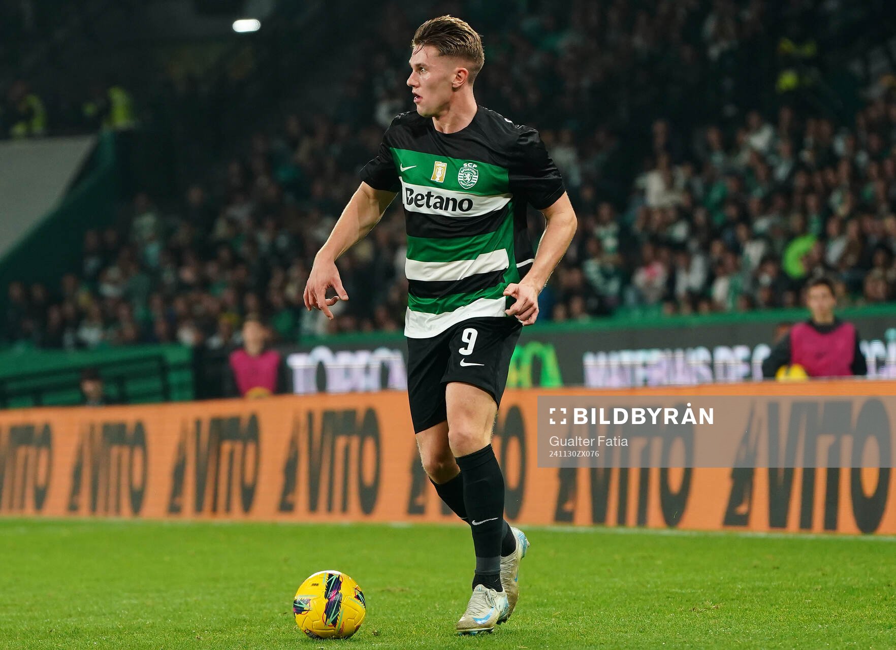 Viktor Gyokeres of Sporting CP during the Liga Portugal match between Sporting Lisbon and Santa Clara on November 30, 2024 in Lissabon.