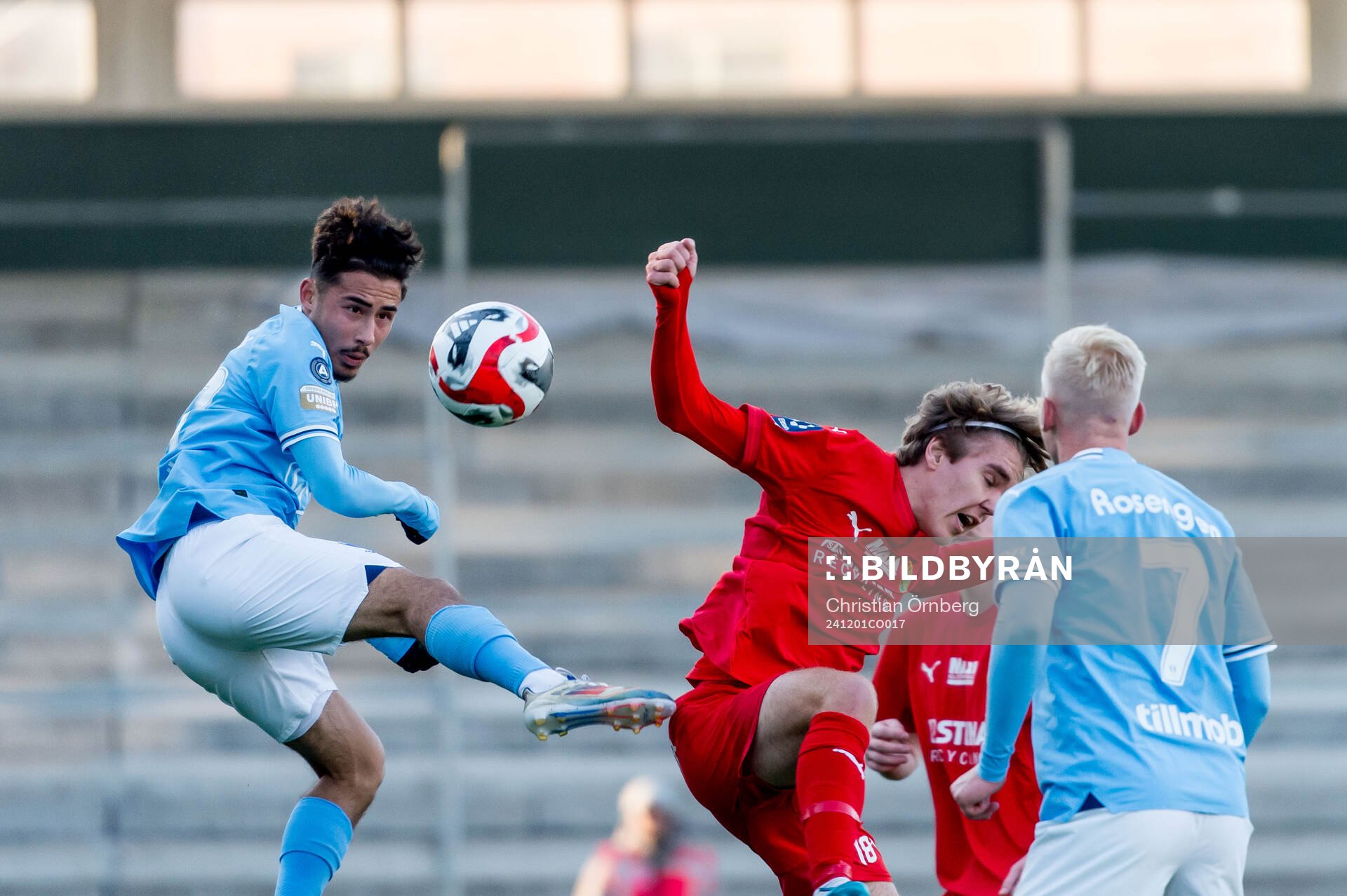 Malmö FFs Adrian Skogmar och Torslandas Hannes Davidsson