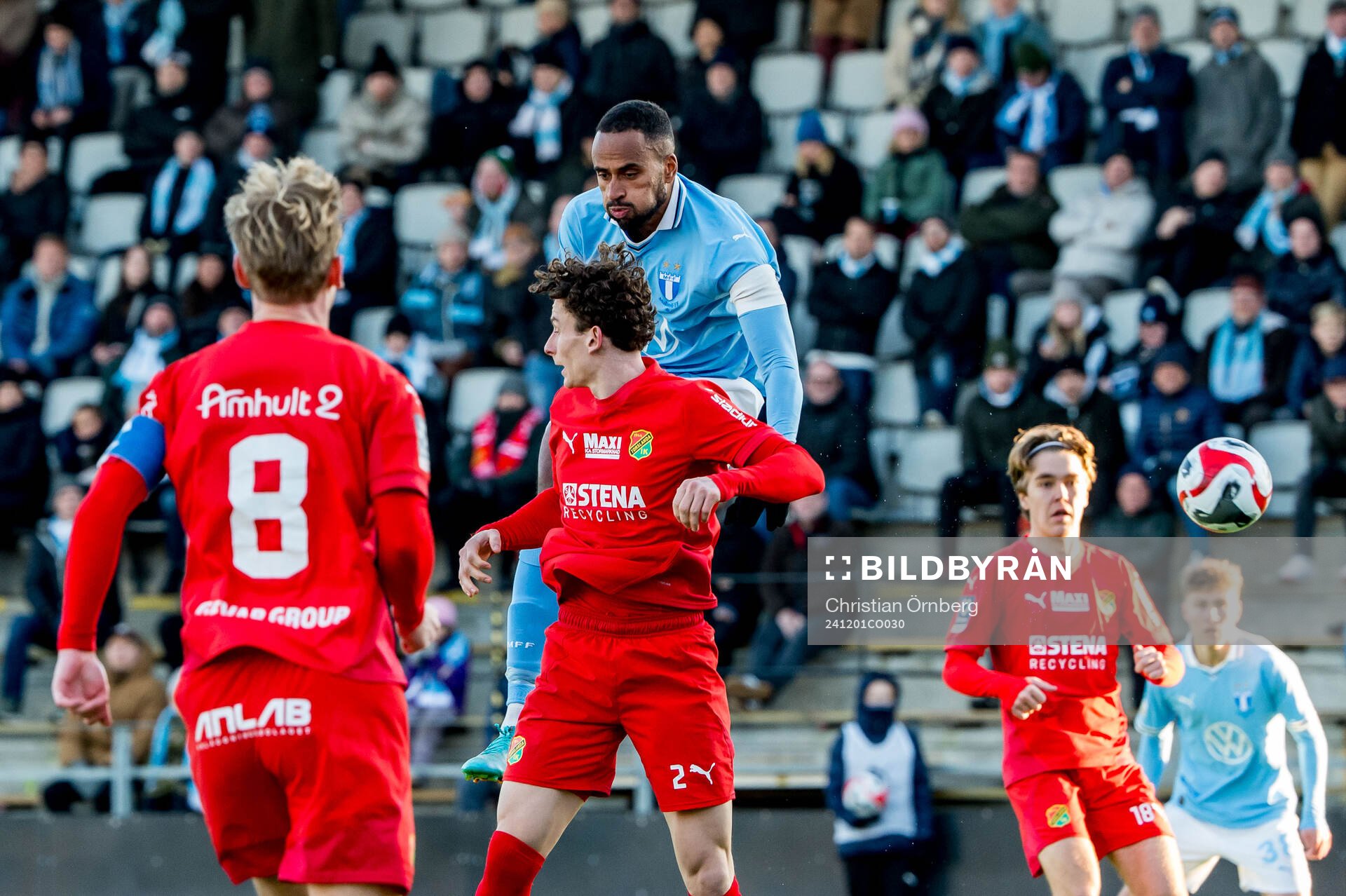 Malmö FFs Isaac Kiese Thelin och Torslandas Fabian Påhlman