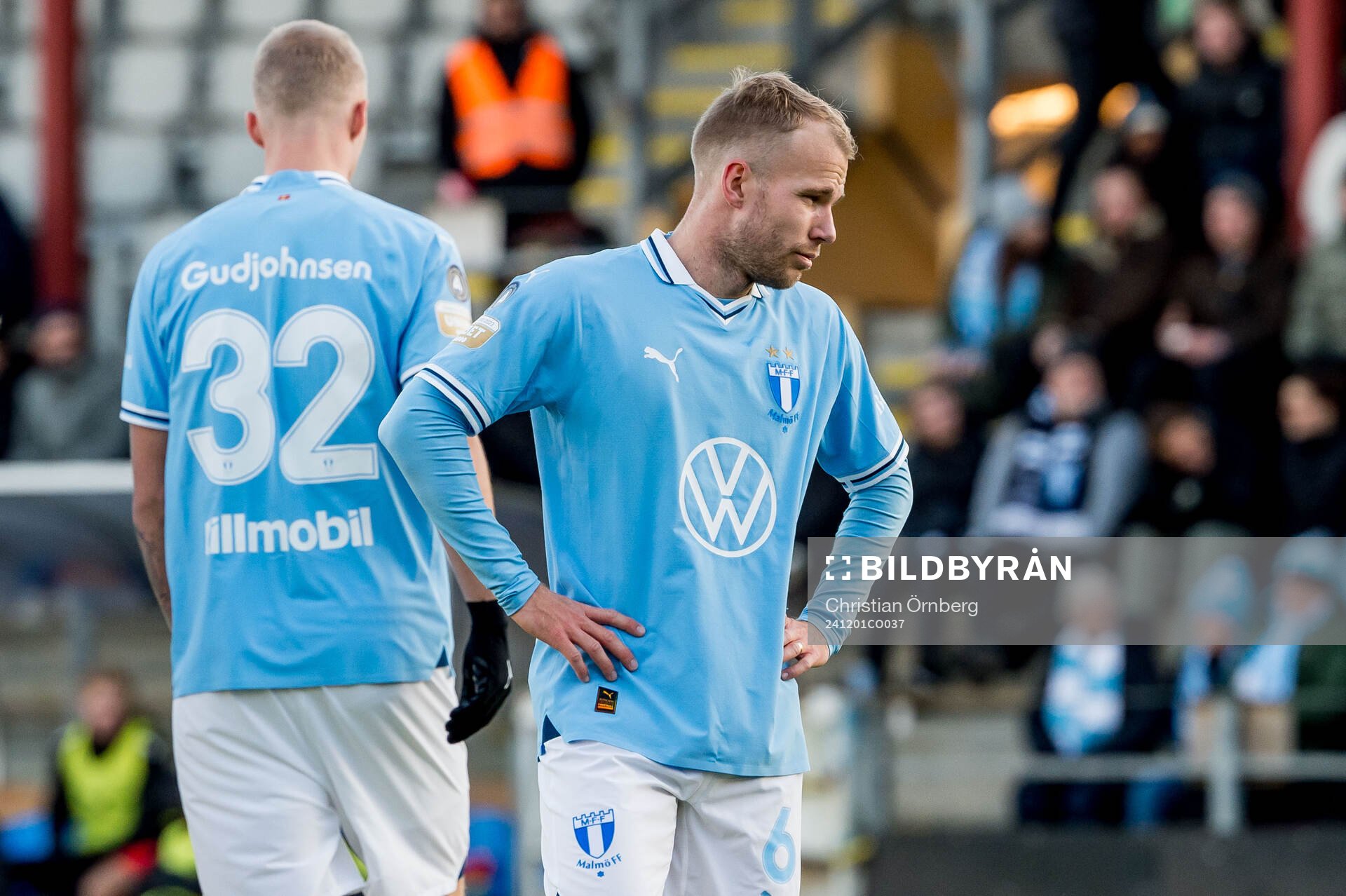 Malmö FFs Oscar Lewicki deppar