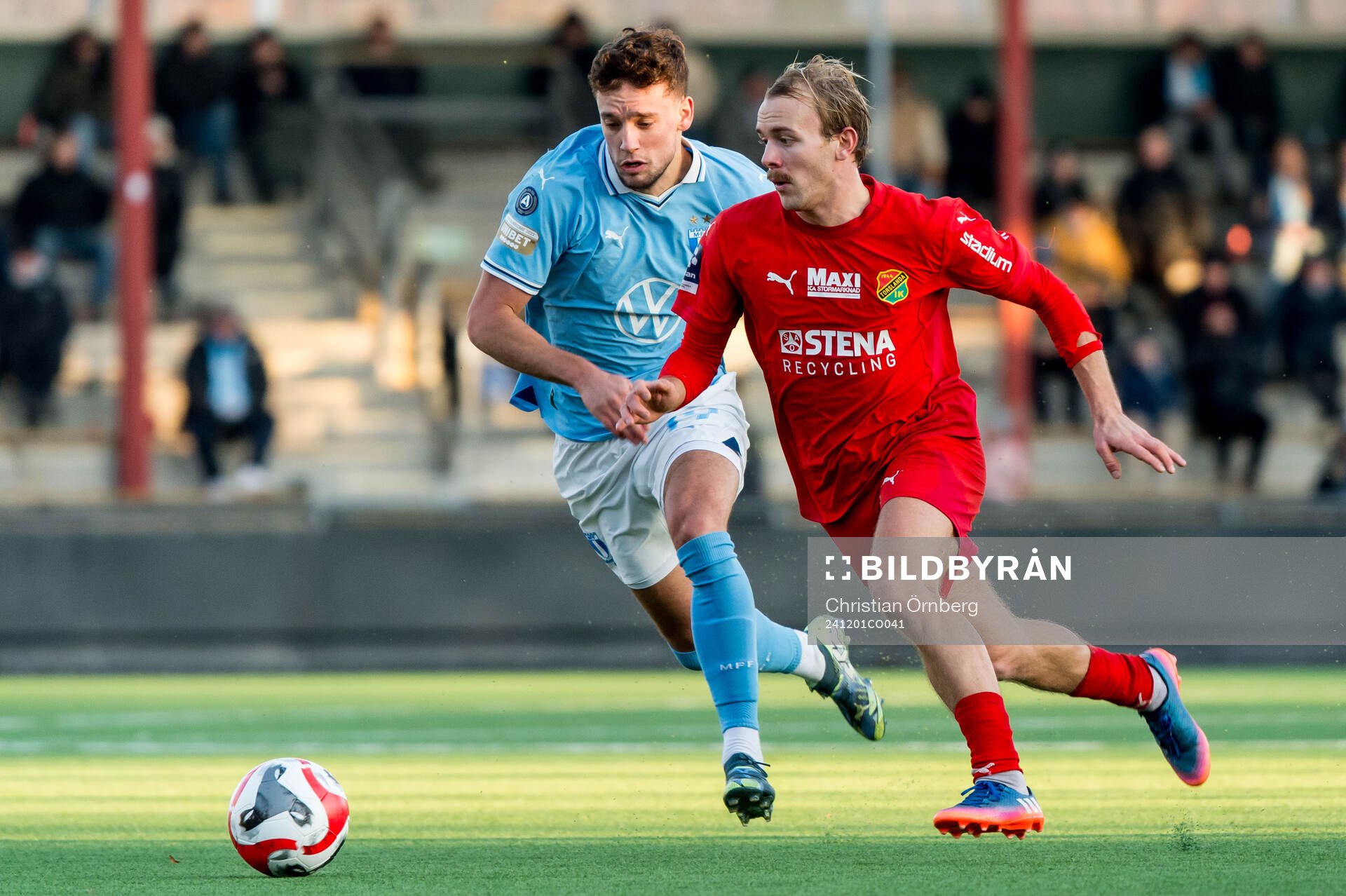 Malmö FFs Colin Rösler och Torslandas Elliott Bäcklund