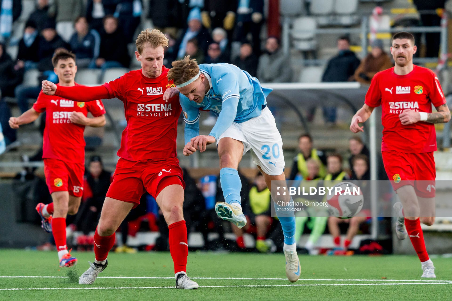 Torslandas Ludvig Eknander och Malmö FFs Erik Botheim