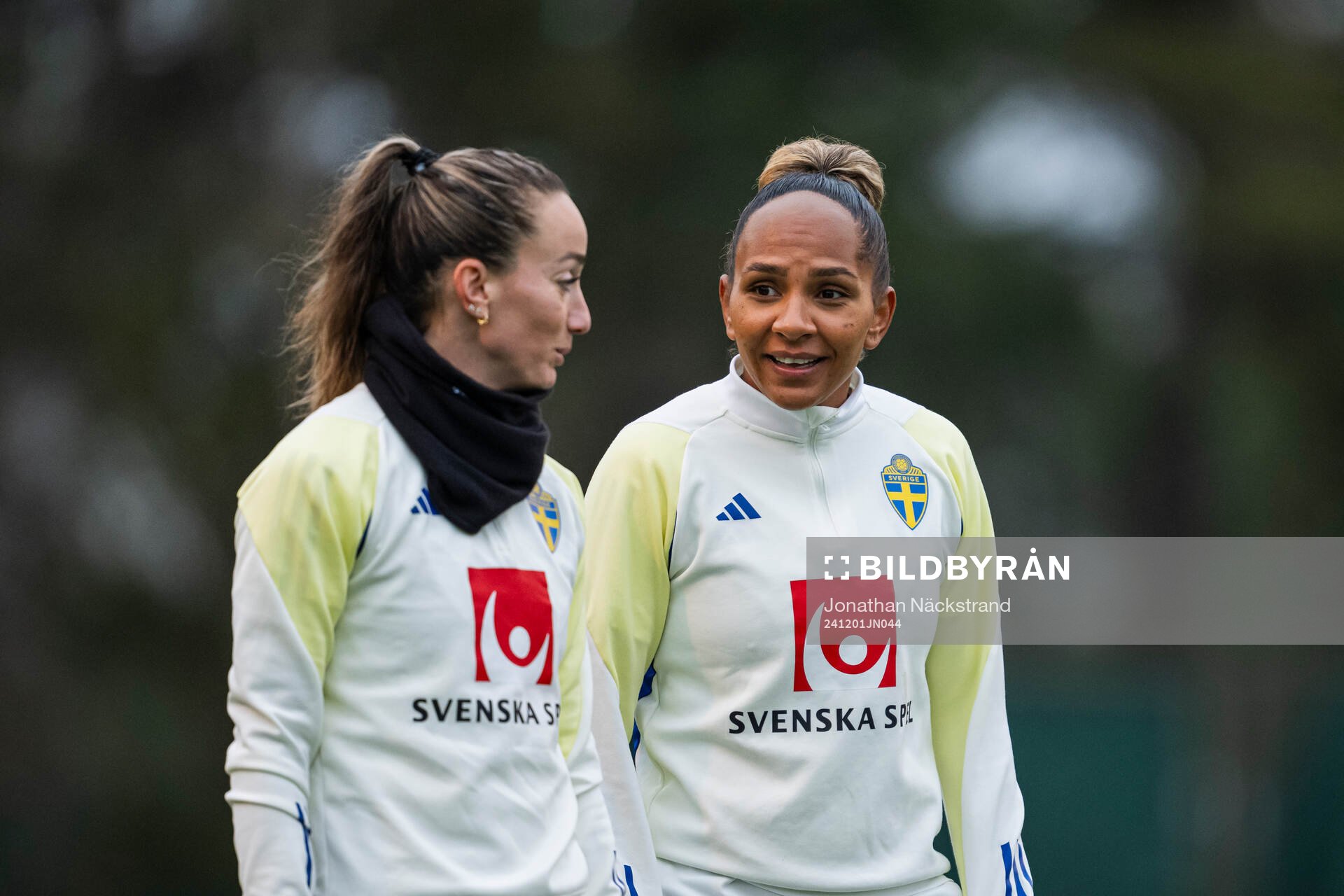 Kosovare Asllani and Madelen Janogy of the Swedish women's