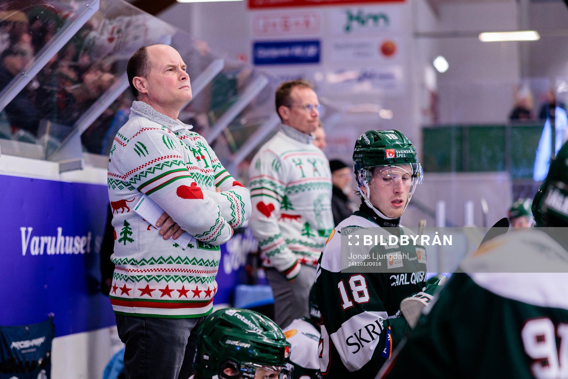Tingsryds assisterande tränare Larry Pilut med jultröja