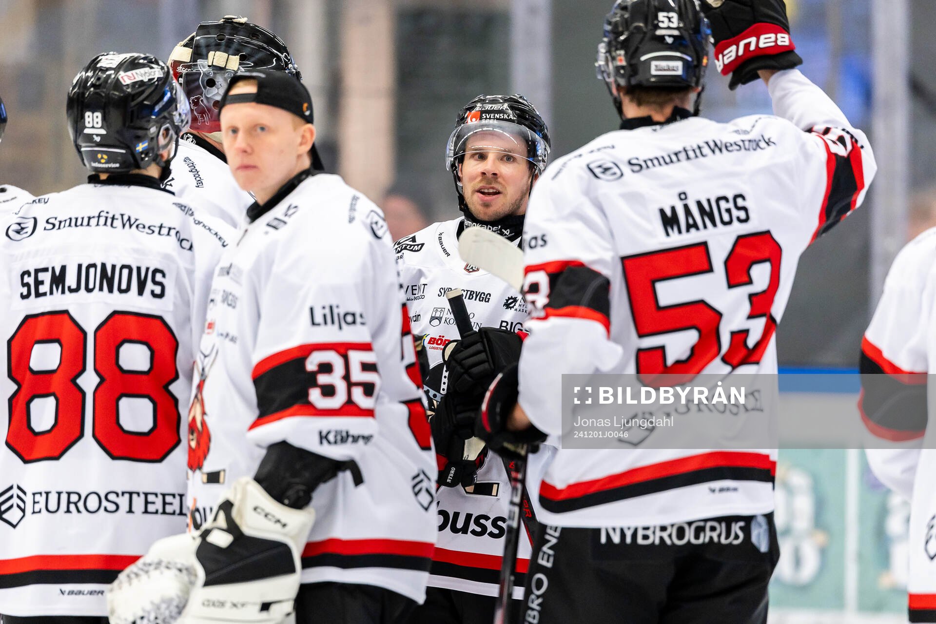 Nybros Emil Forslund jublar