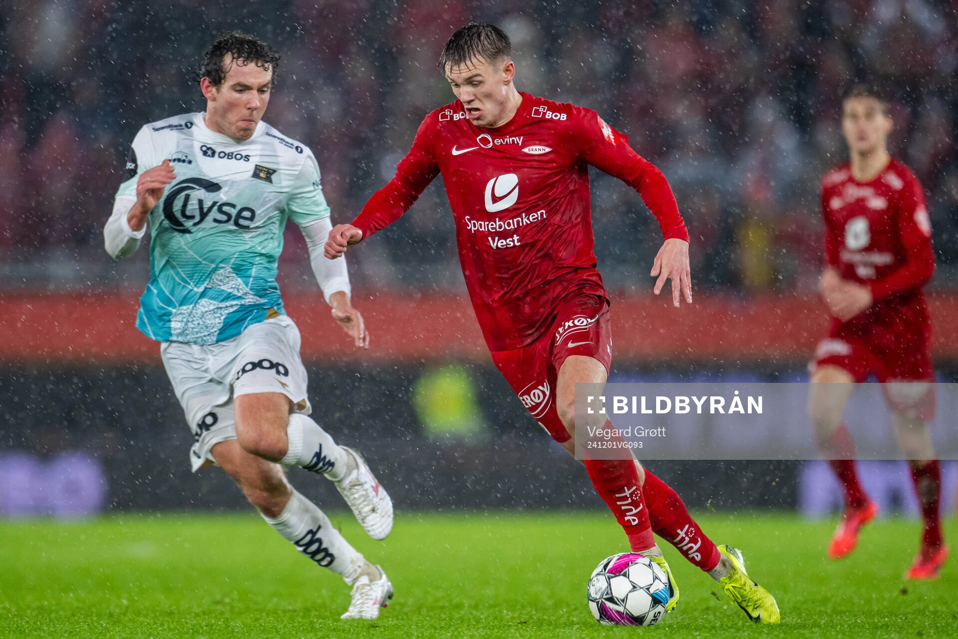 Joe Bell of Viking and Emil Kornvig of Brann