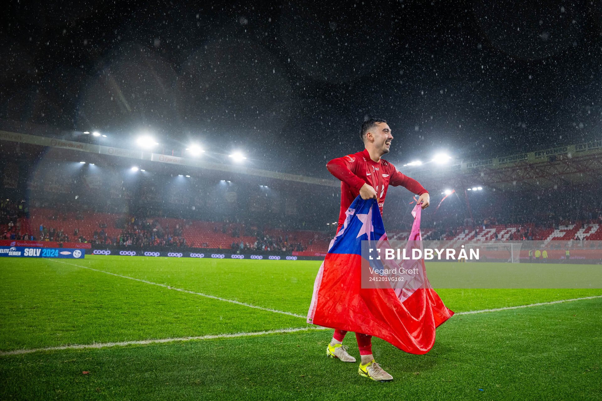 Niklas Castro of Brann celebrates