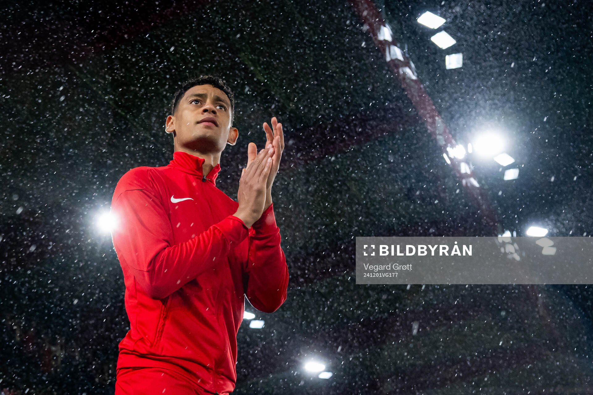 Japhet Sery Larsen of Brann enters the pitch