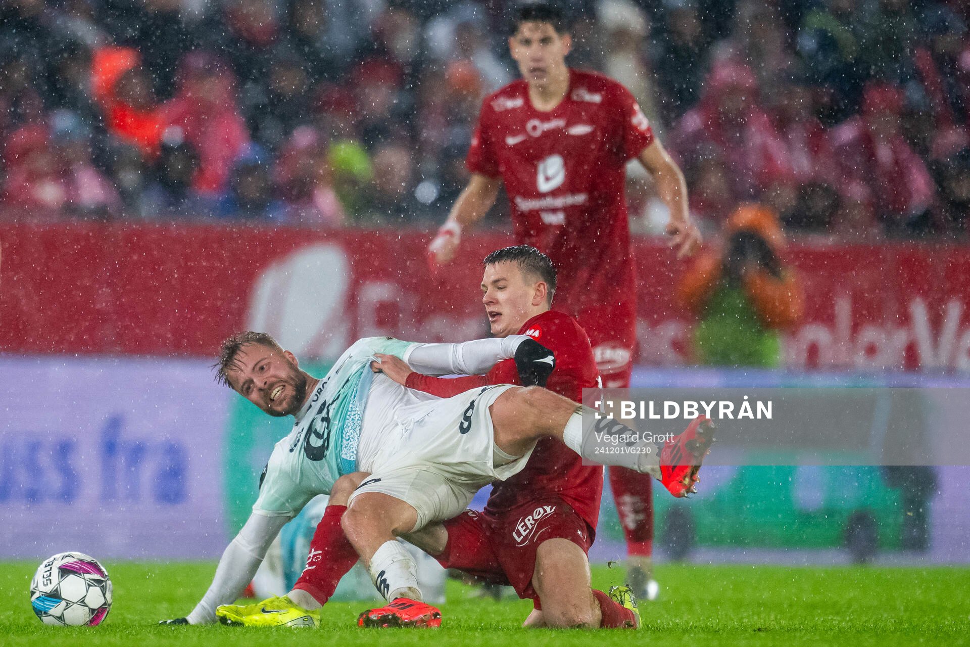 Sander Svendsen of Viking and Emil Kornvig of Brann