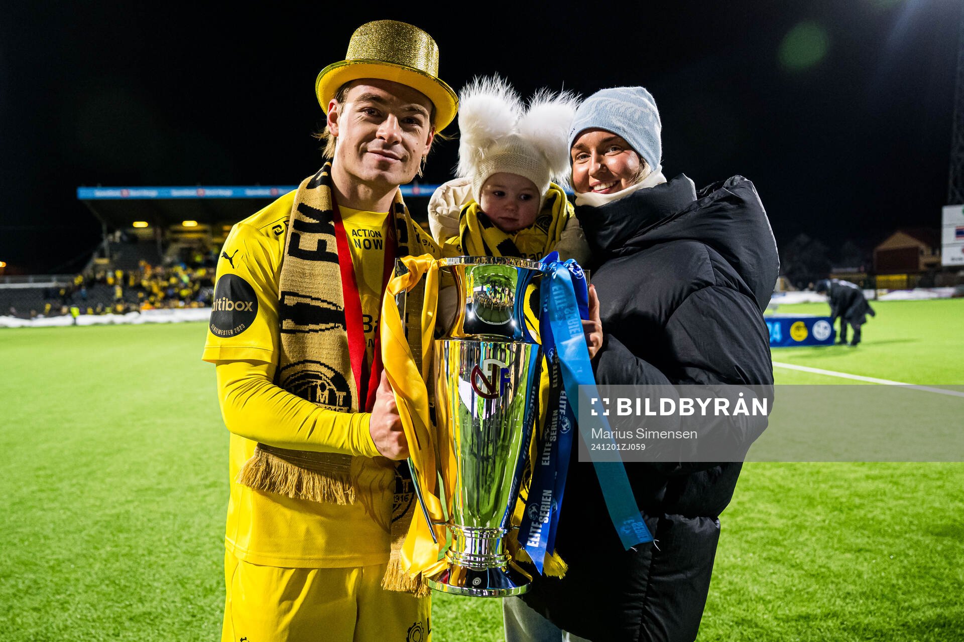 Patrick Berg of Bodø/Glimt celebrates with the trophy