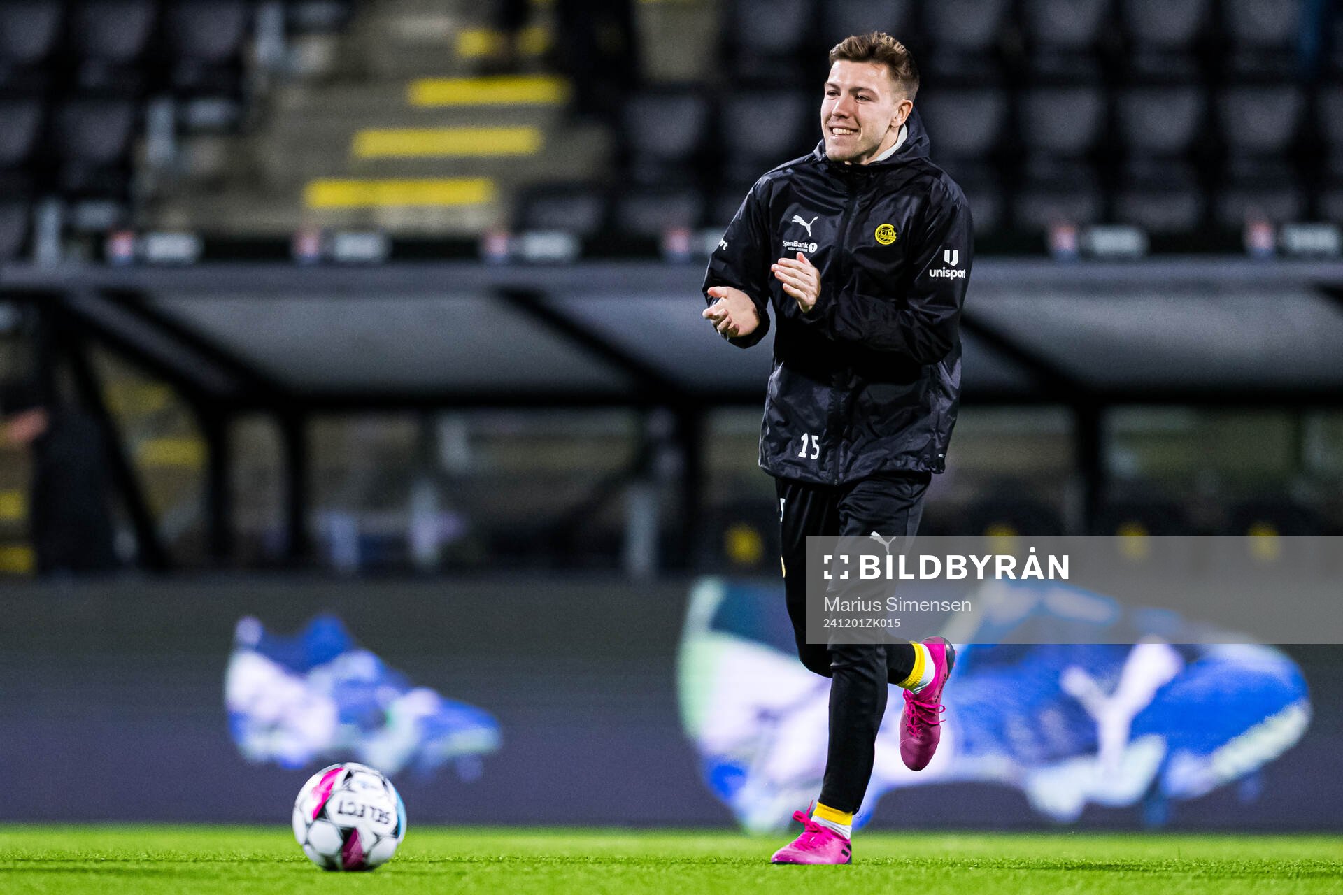 Fredrik Bjørkan of Bodø/Glimt warms up