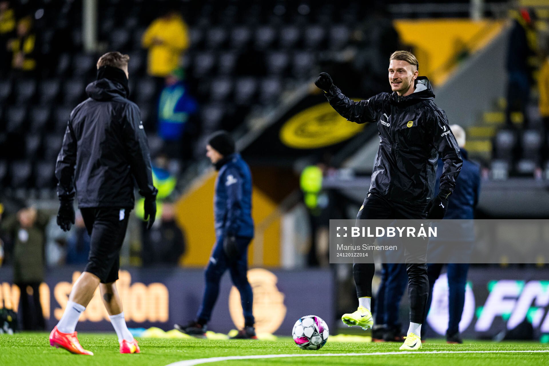 Kasper Høgh of Bodø/Glimt warms up