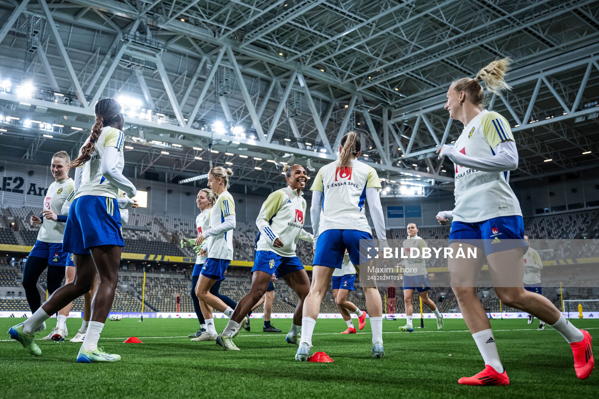 Madelen Janogy and Kosovare Asllani of the Swedish women's