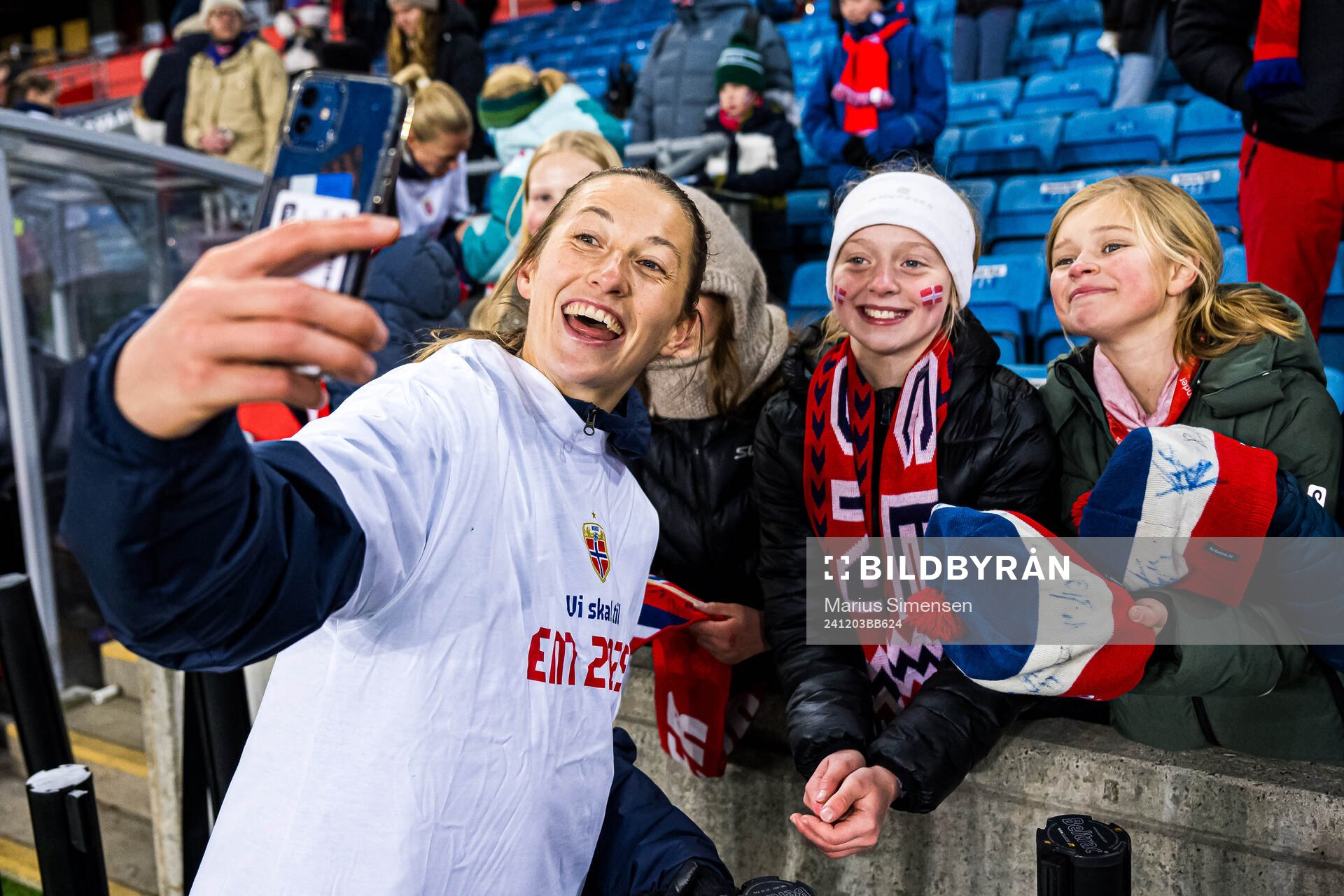 Cecilie Hauståker Fiskerstrand of Norway with a fan