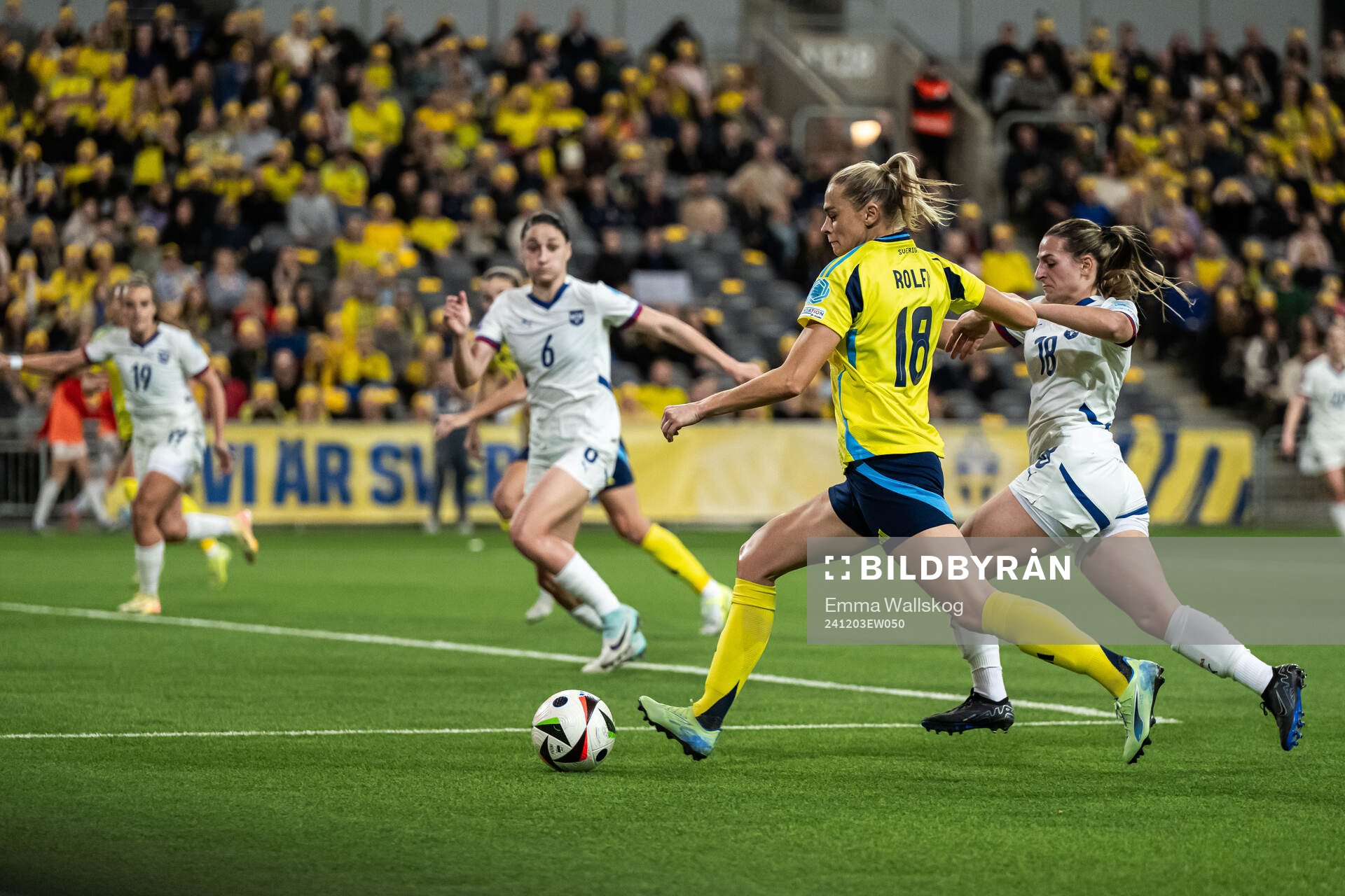 Fridolina Rolfö of Sweden and Emma Petrovic of Serbia