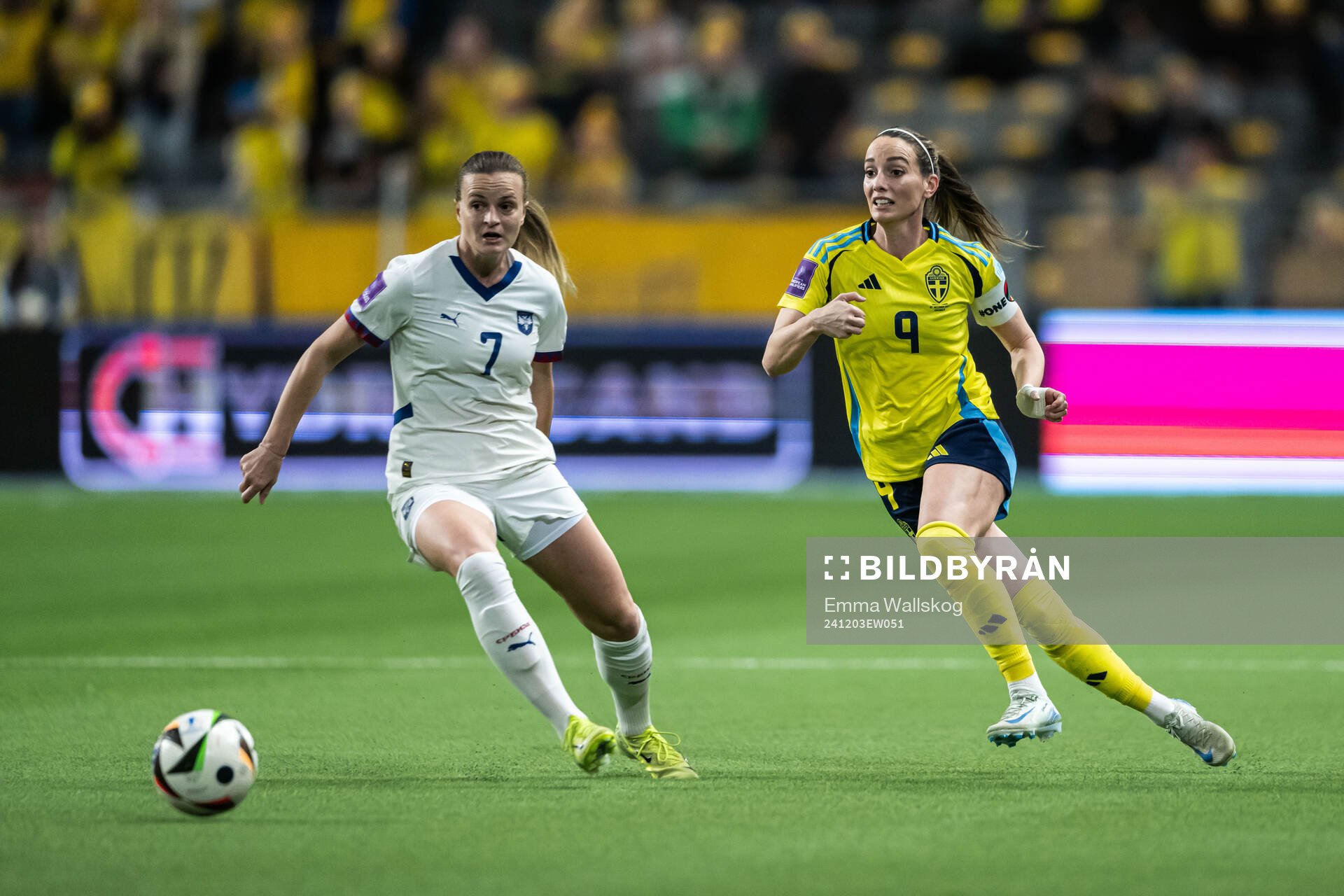 Milica Mijatovic of Serbia and Kosovare Asllani of Sweden