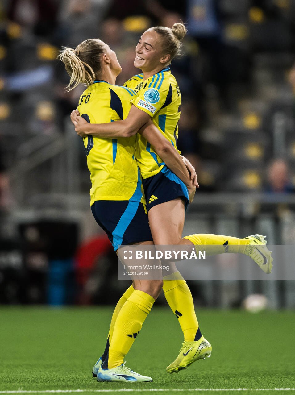 Hanna Bennison and Fridolina Rolfö of Sweden celebrating