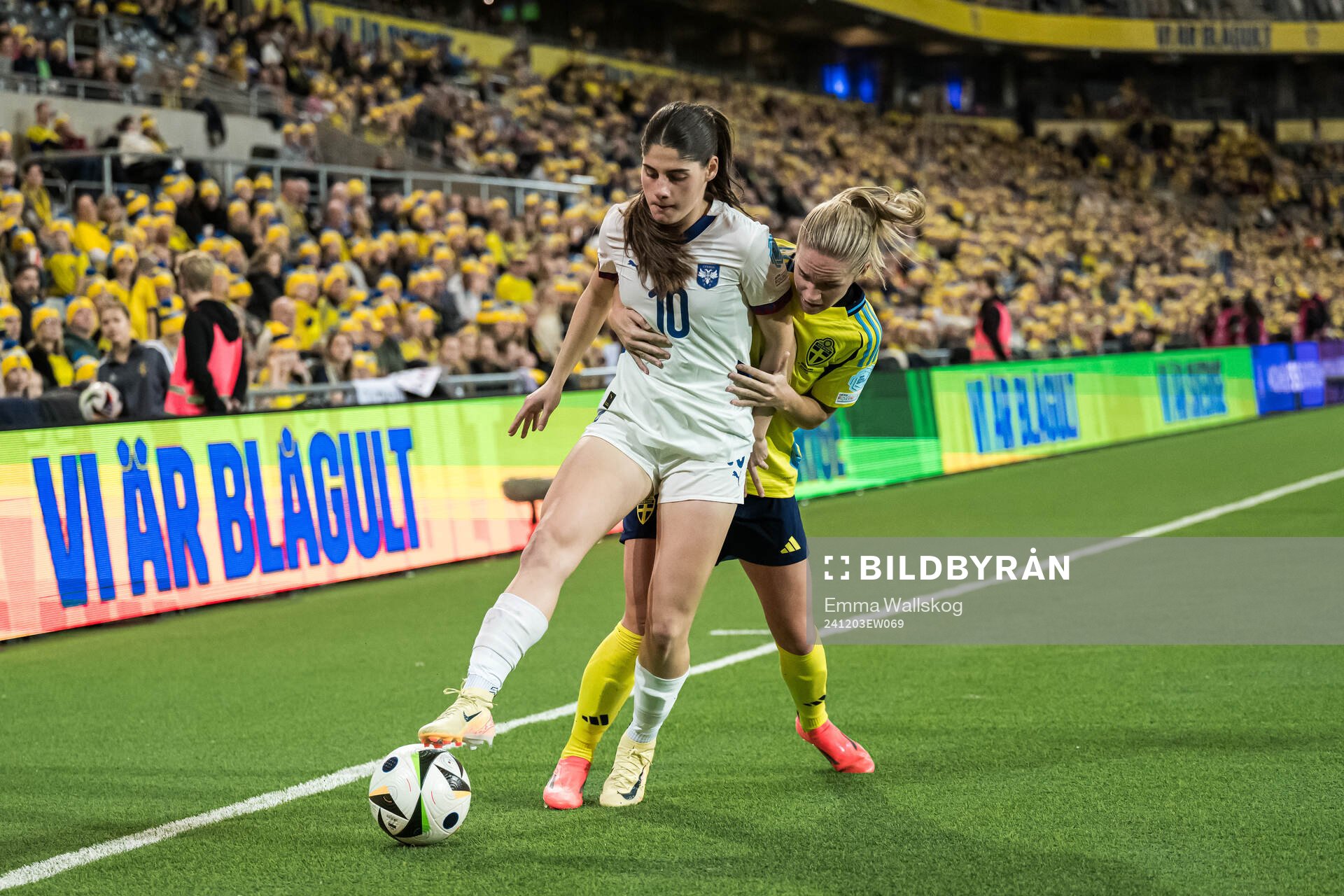 Sara Stokic of Serbia and Hanna Lundkvist of Sweden
