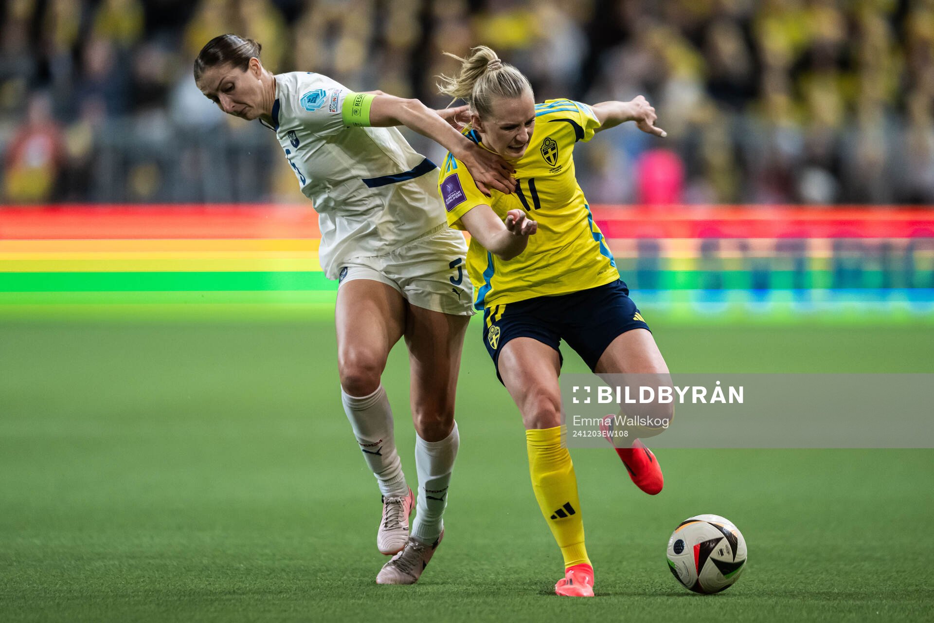 Violeta Slovic of Serbia and Stina Blackstenius of Sweden