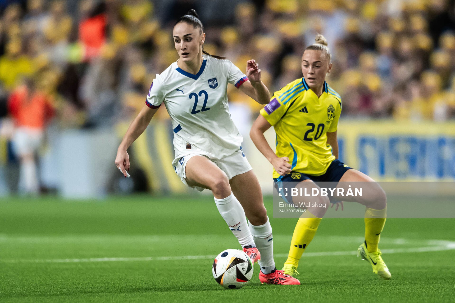Nina Matejic of Serbia and Hanna Bennison of Sweden