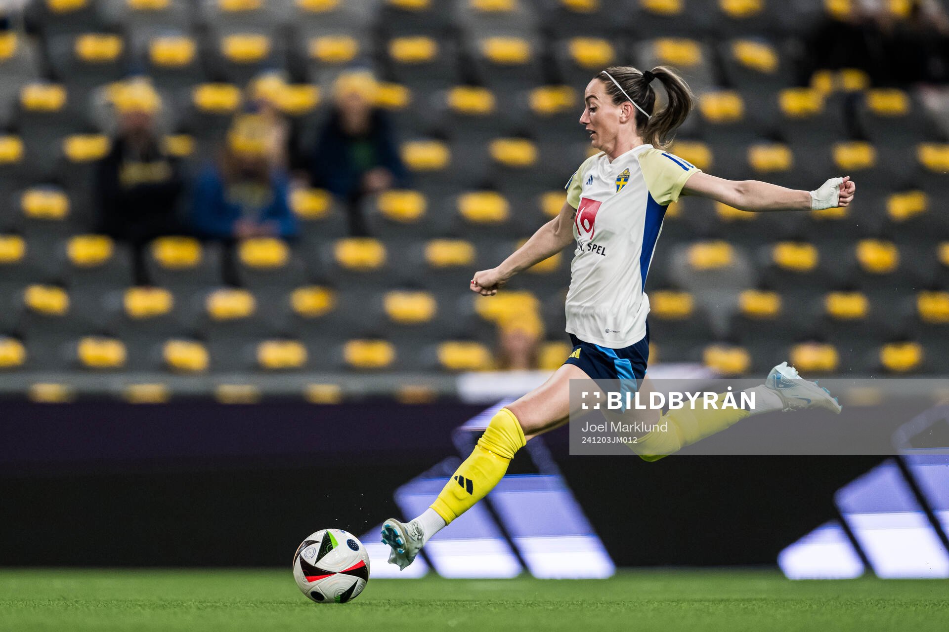 Kosovare Asllani of Sweden