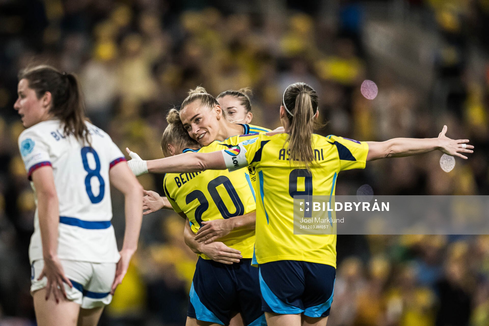 Hanna Bennison, Fridolina Rolfö, and Kosovare Asllani of