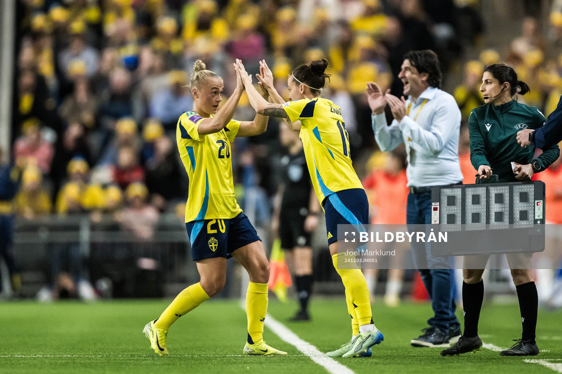 Hanna Bennison and Julia Zigiotti Olme of Sweden