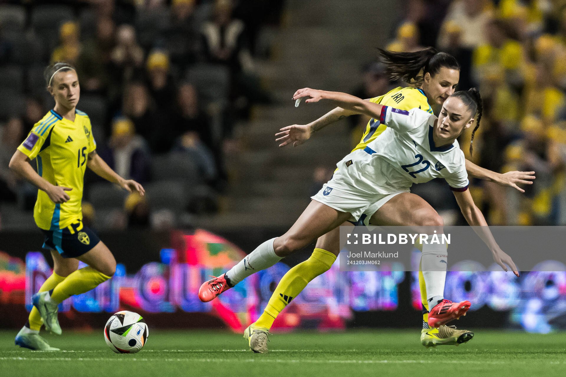 Nina Matejic of Serbia and Nathalie Björn of Sweden