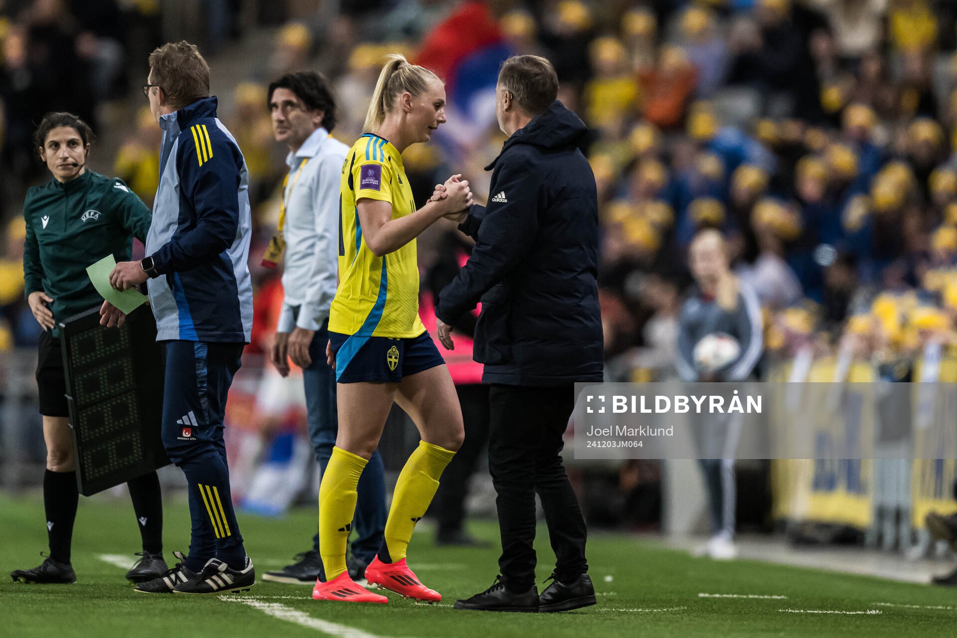 Stina Blackstenius and Head coach Peter Gerhardsson of