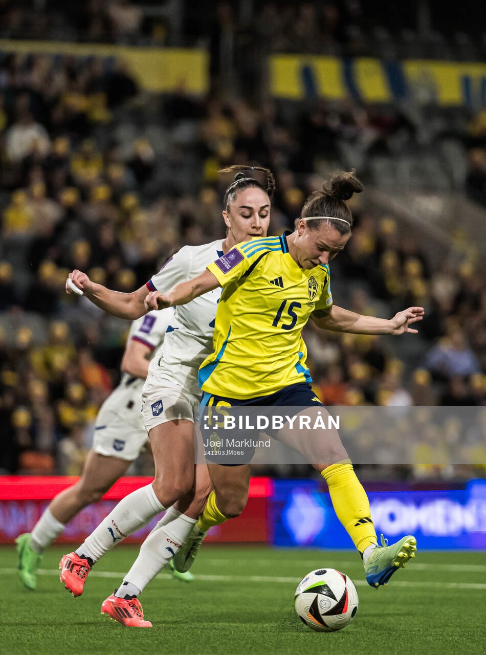 Nina Matejic of Serbia and Julia Zigiotti Olme of Sweden