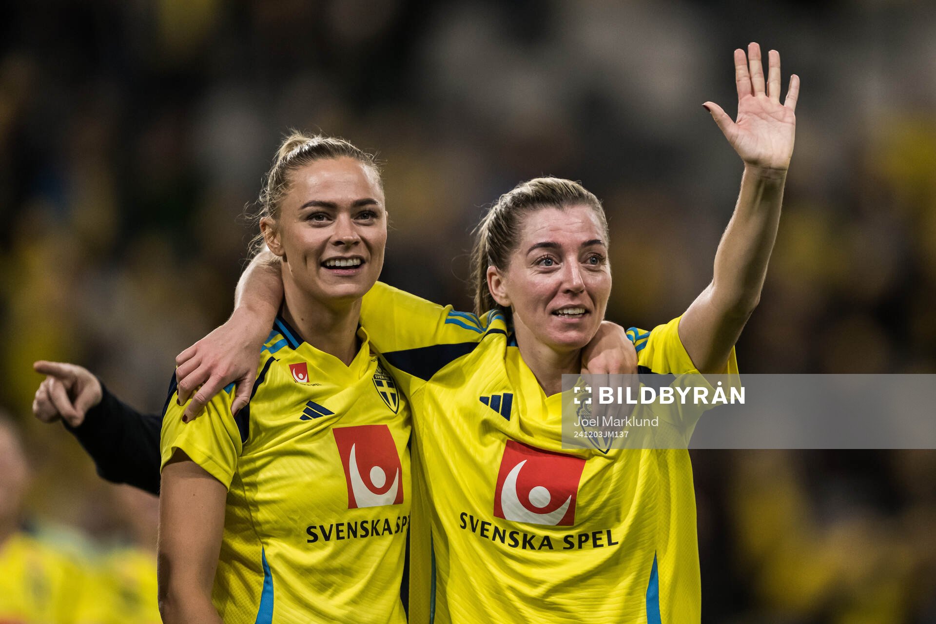 Fridolina Rolfö and Linda Sembrant of Sweden