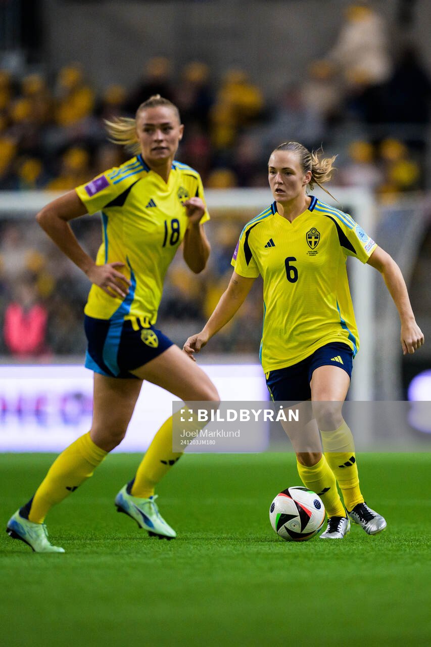 Fridolina Rolfö and Magdalena Eriksson of Sweden