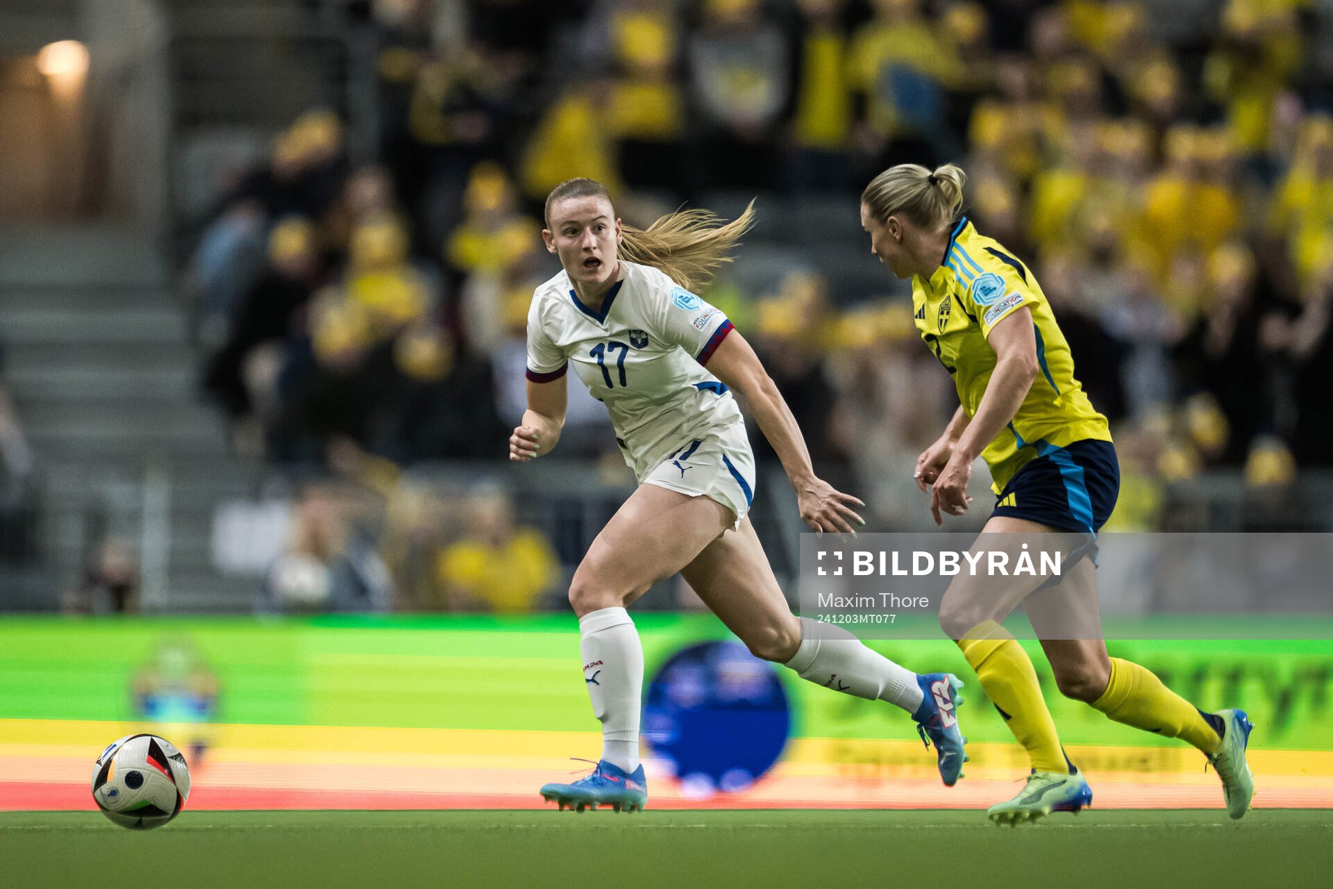 Allegra Poljak of Serbia and Jonna Andersson of Sweden
