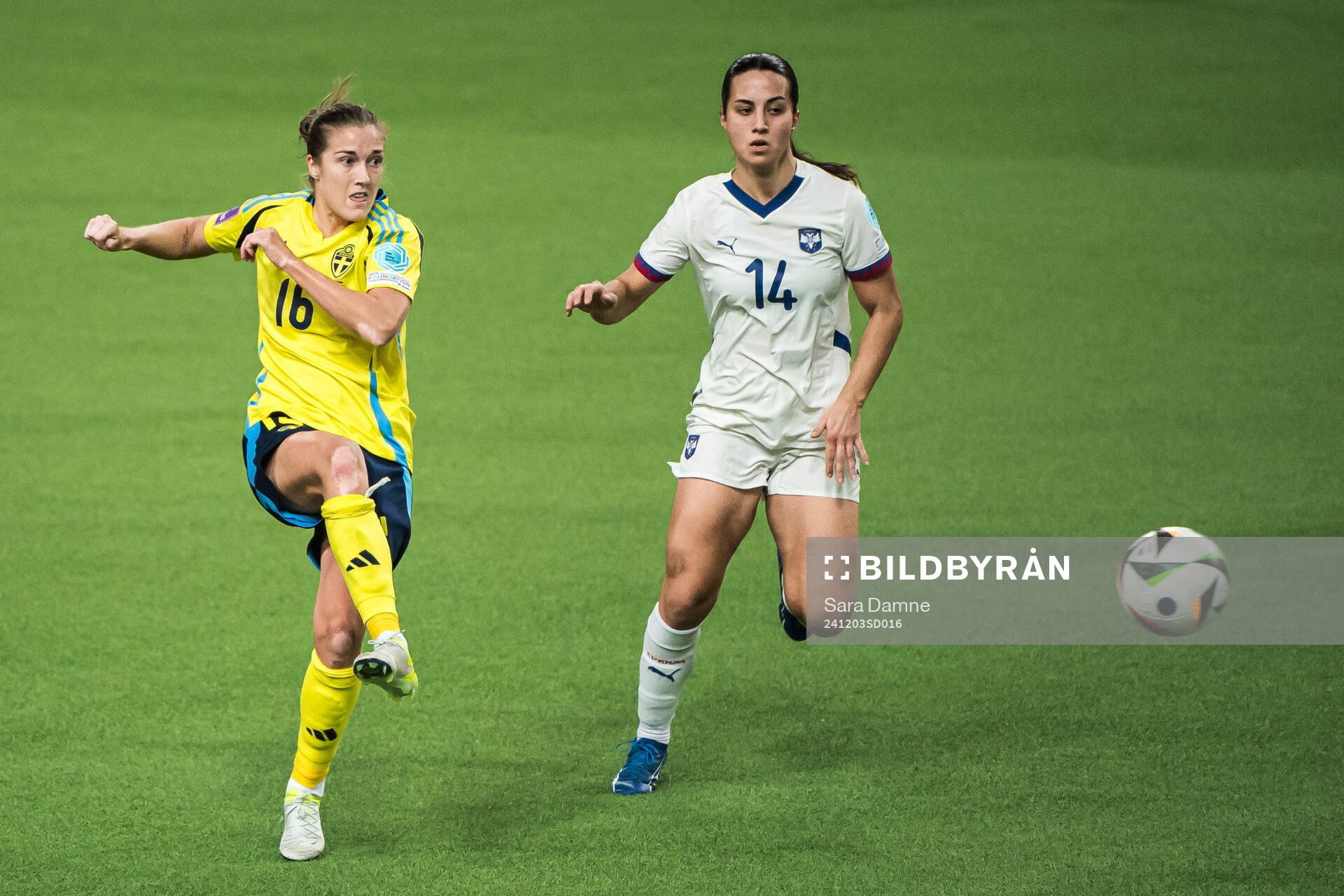 Filippa Angeldahl of Sweden and Vesna Milivojevic of Serbia