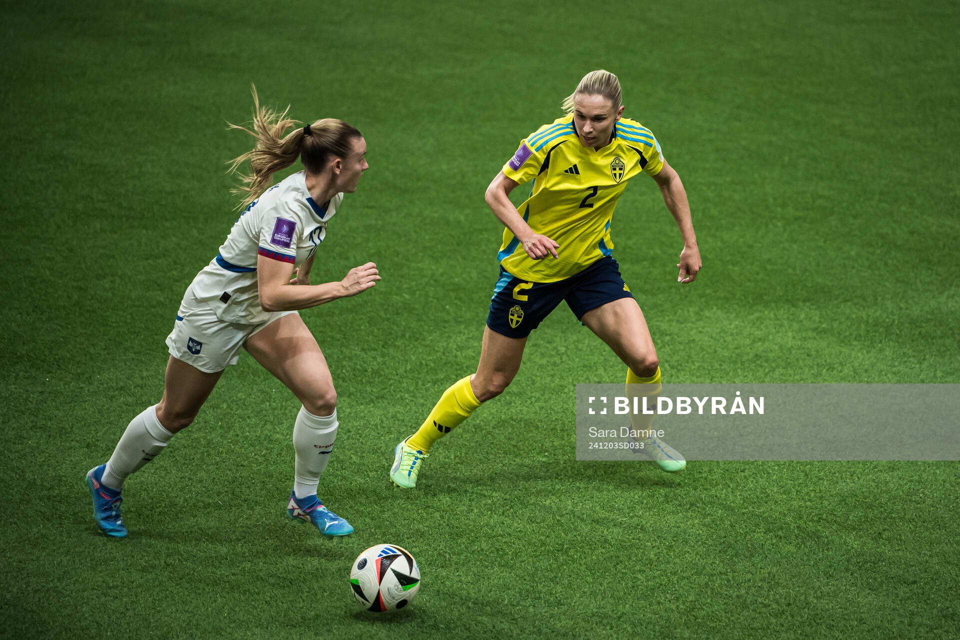Allegra Poljak of Serbia and Jonna Andersson of Sweden