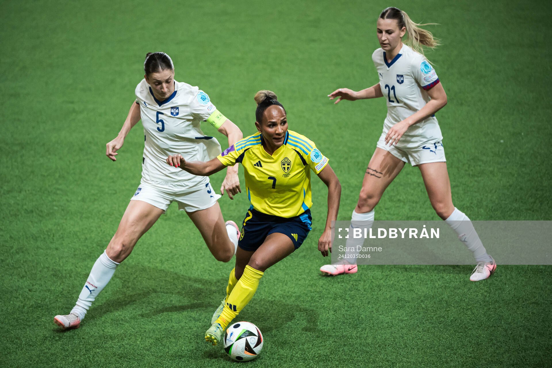 Violeta Slovic of Serbia, Madelen Janogy of Sweden and