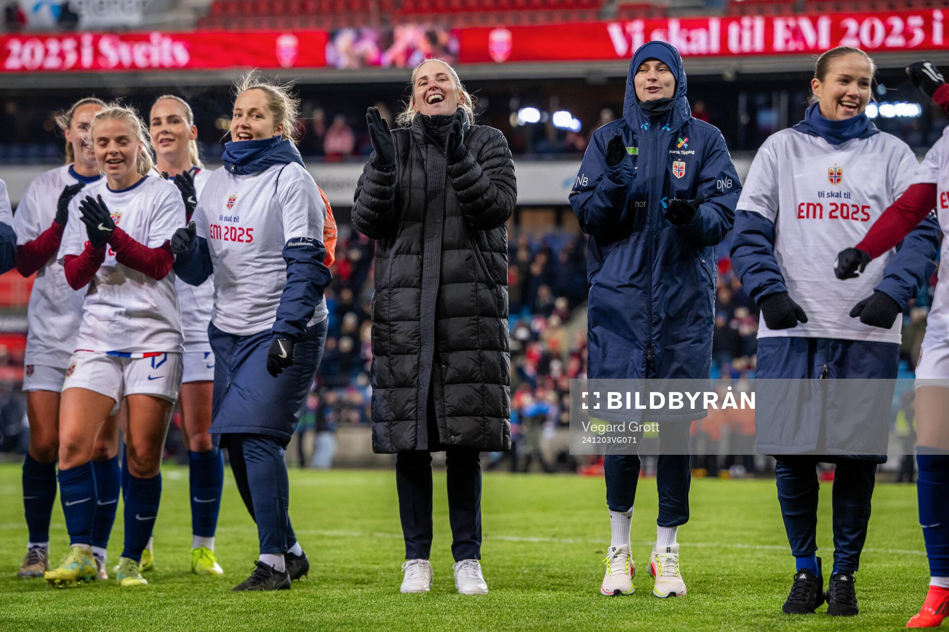 Head coach Gemma Grainger, Caroline Graham Hansen and