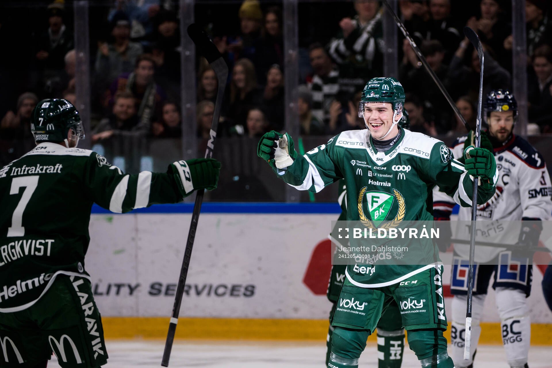Färjestads Alexander Ljungkrantz jublar