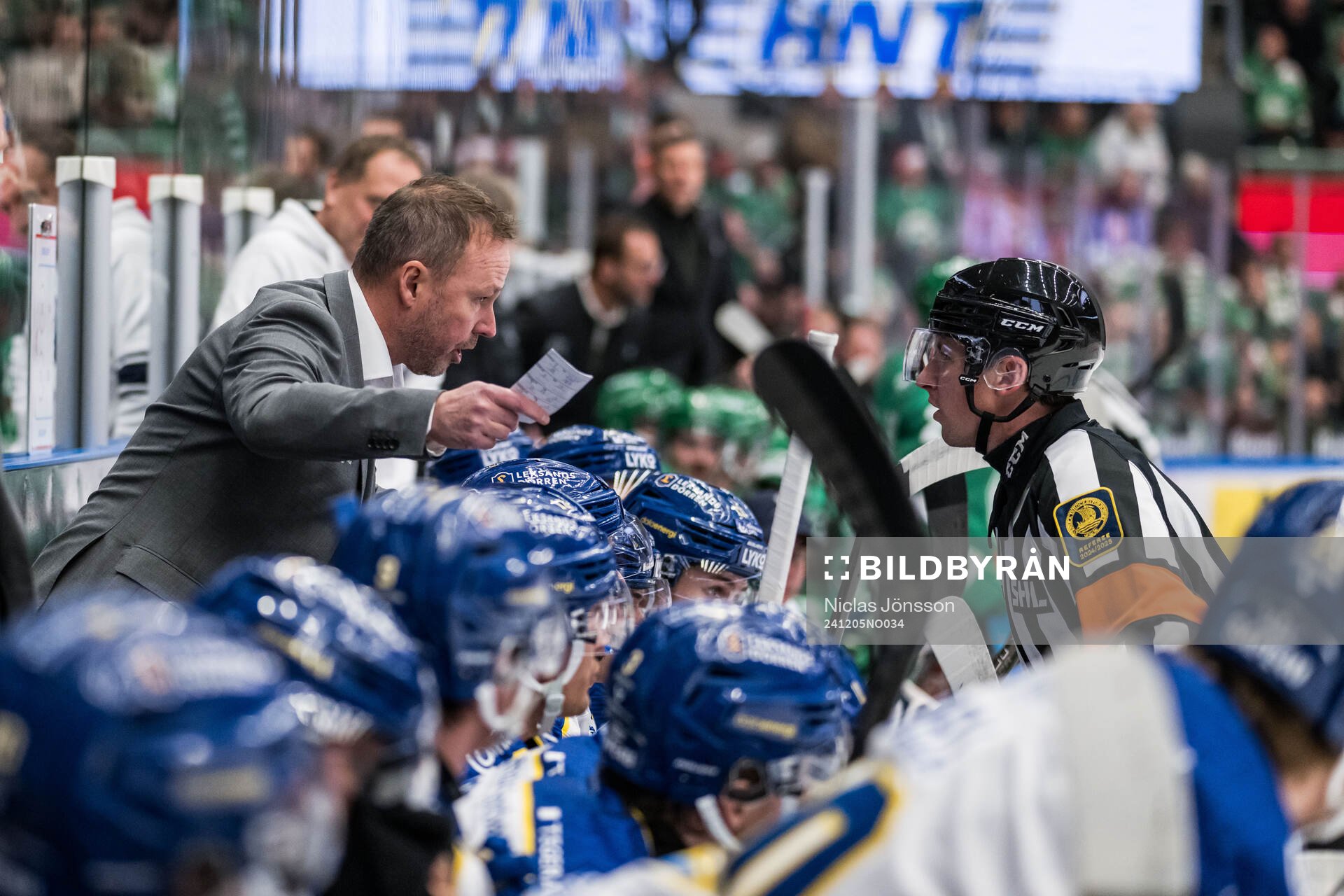 Leksands assisterande tränare Mikael Karlberg och Domare