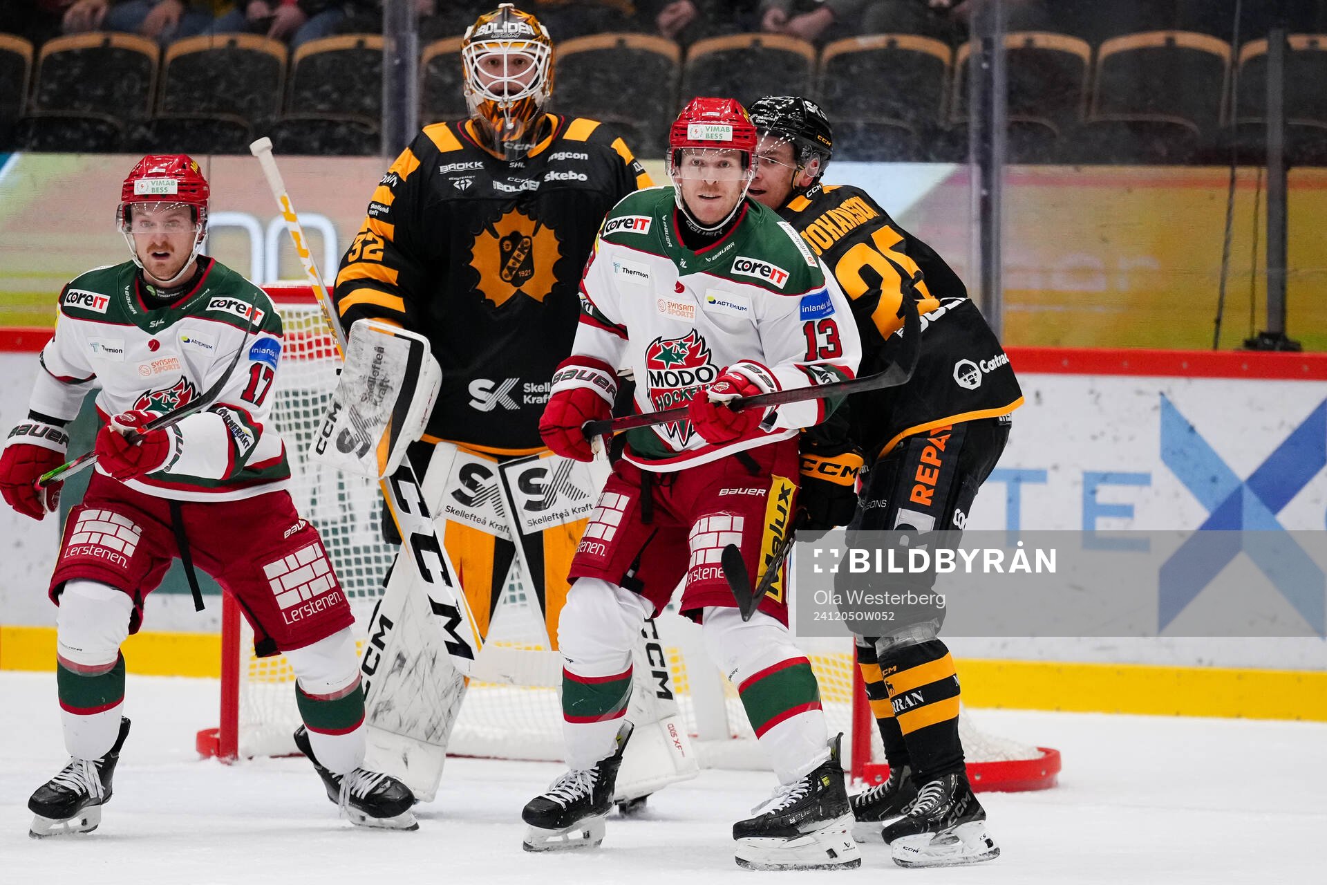 Modos Riley Woods och Tyler Benson
