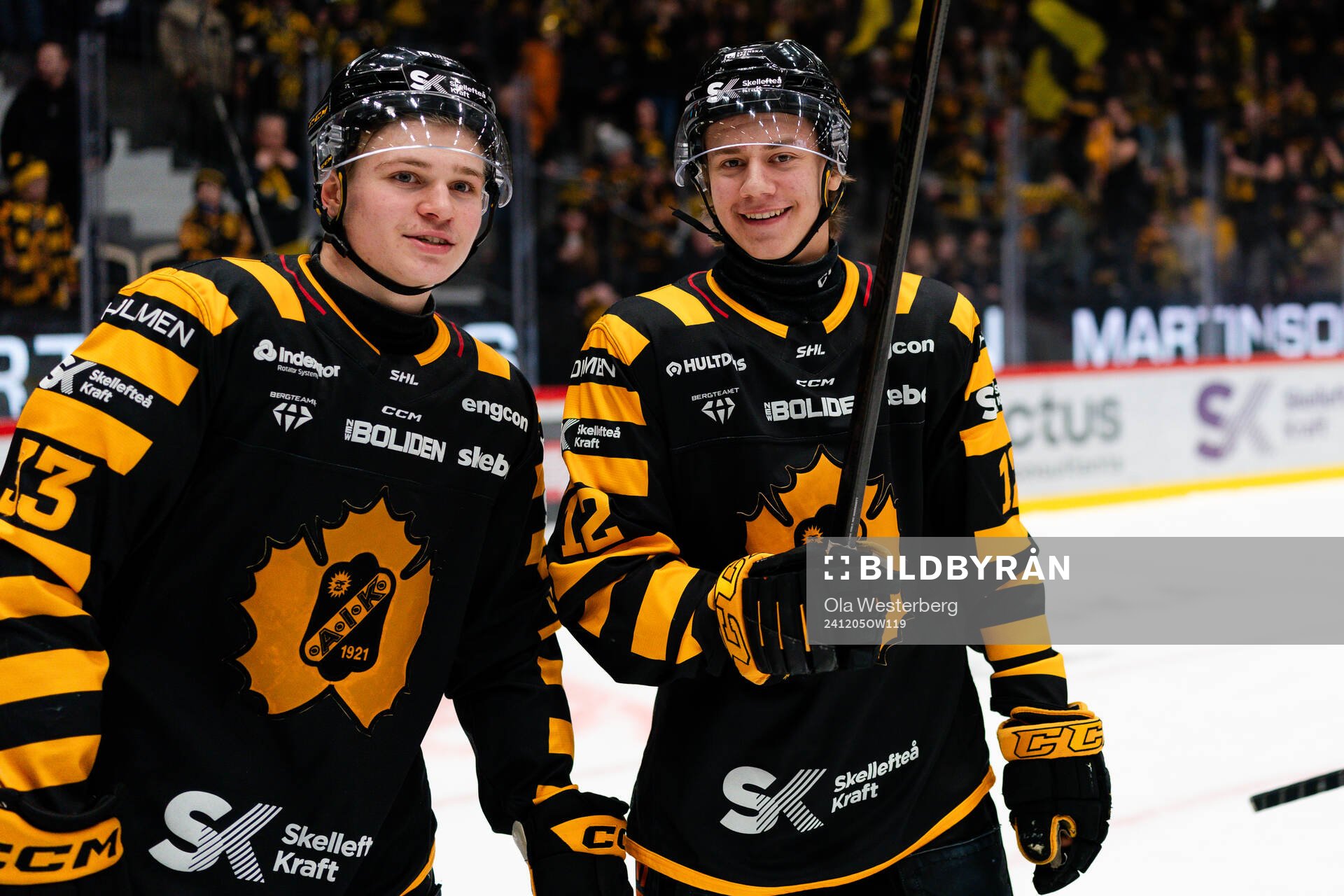 Skellefteås Zeb Forsfjäll och Valter Lindberg jublar
