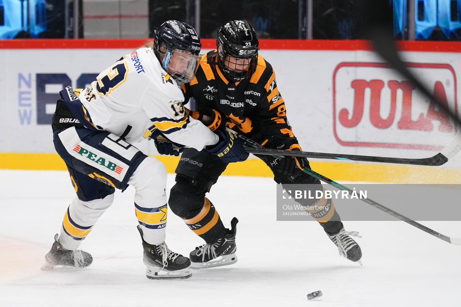 HV71s Julia Nearis och Skellefteås Leia Eriksson