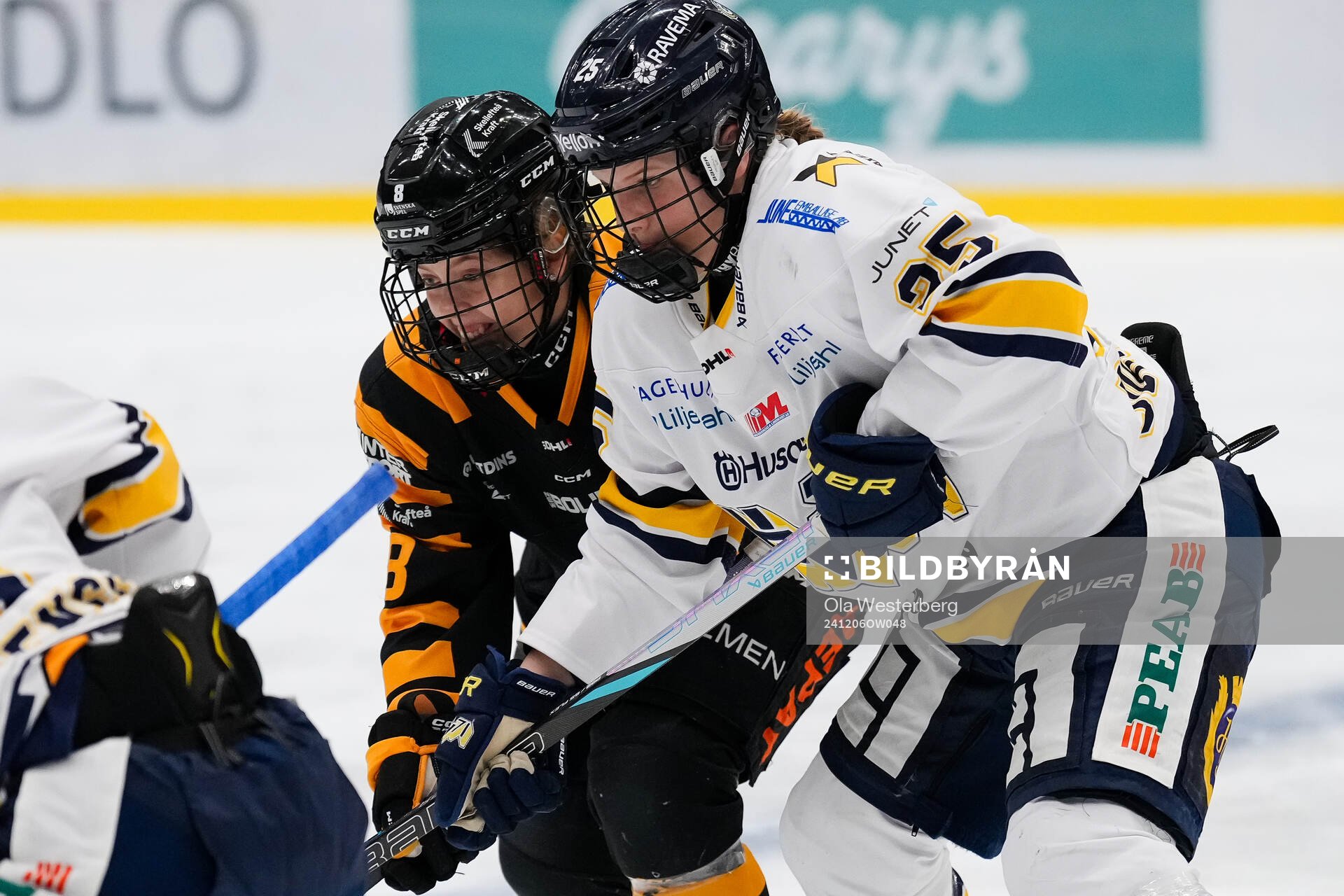 Skellefteås Tyra Håkansson och HV71s Alva Johansson