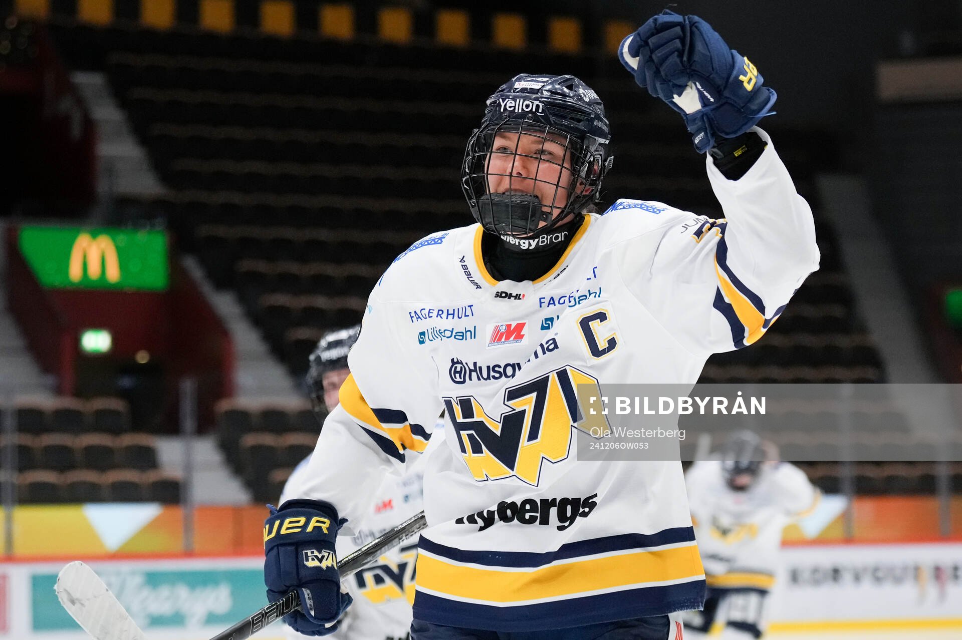HV71s Elin Svensson jublar