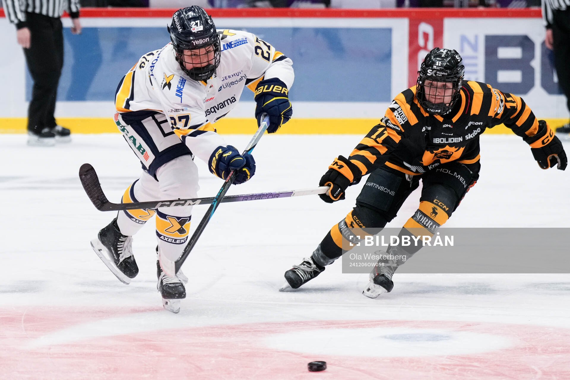 HV71s Teghan Inglis och Skellefteås Marah Wagner